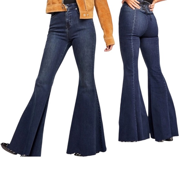 We The Free Denim - We The Free Ma Cherie Super High Rise CRVY Flare Jeans 28